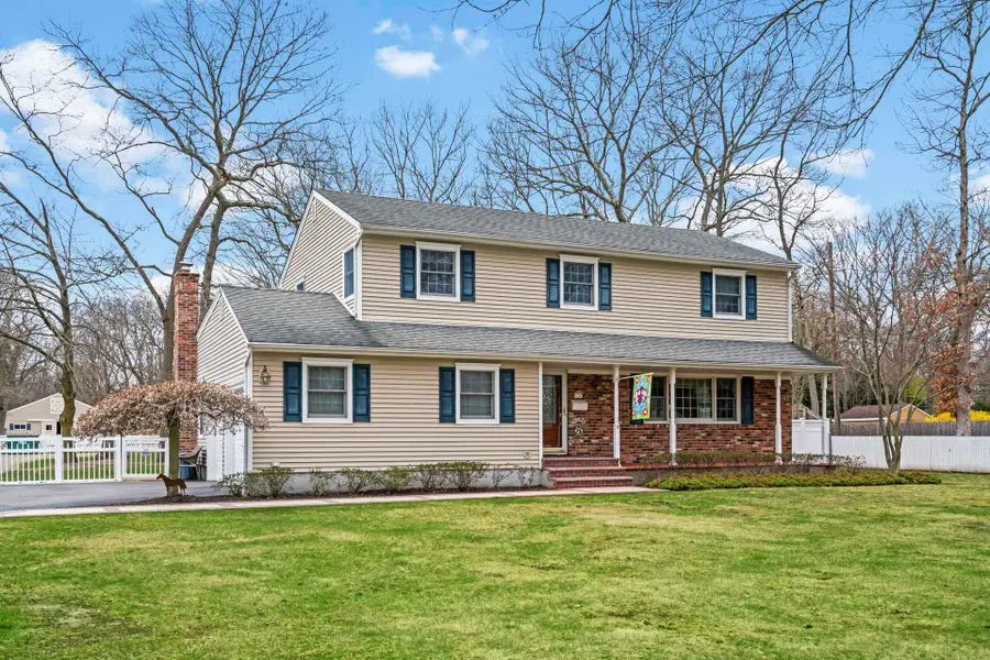 14 Hillside Avenue, Saint James, NY 11780 - Image #3