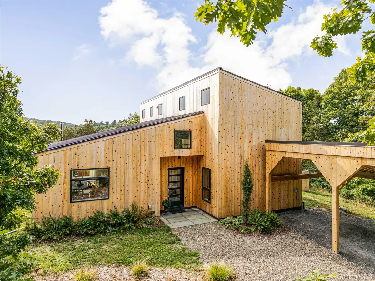 998 Willow Brook Road, Clinton Corners, NY 12514 - Image #1