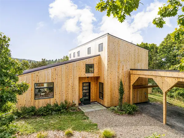 998 Willow Brook Road, Clinton Corners, NY 12514