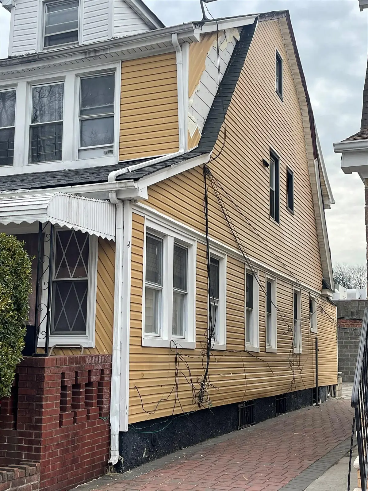 205-26 116th Road, Saint Albans, NY 11412 - Image #1