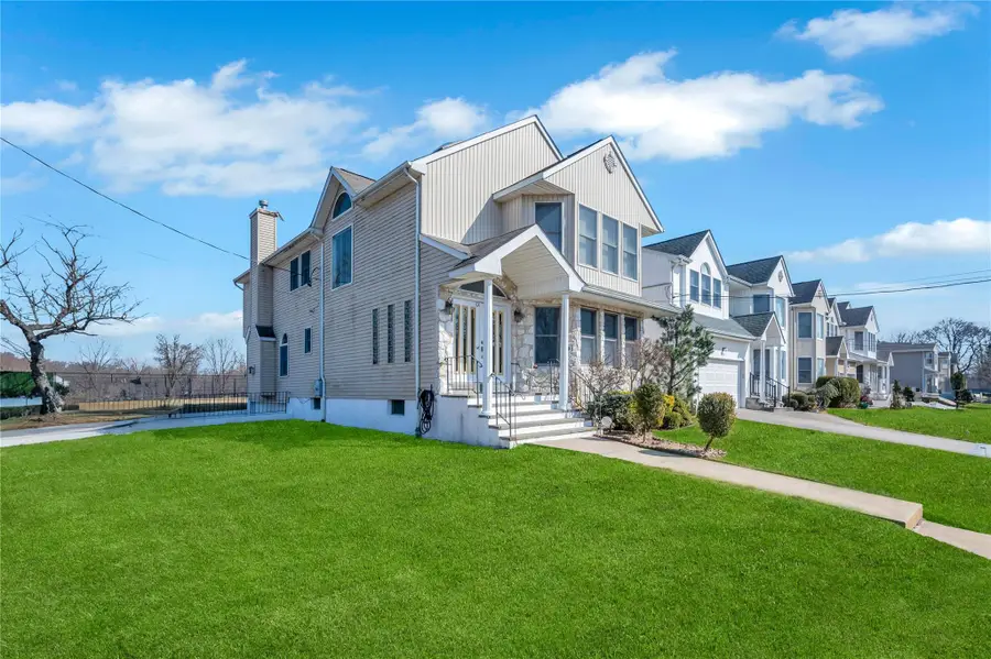 133 Wentworth Avenue, Albertson, NY 11507 - Image #2