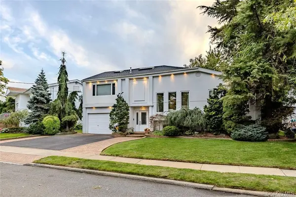 2872 Rosebud Avenue, Merrick, NY 11566