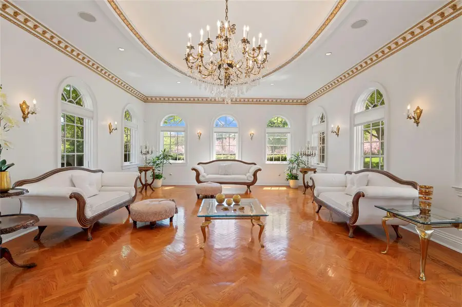 8 Tatem Way, Old Westbury, NY 11568 - Image #3