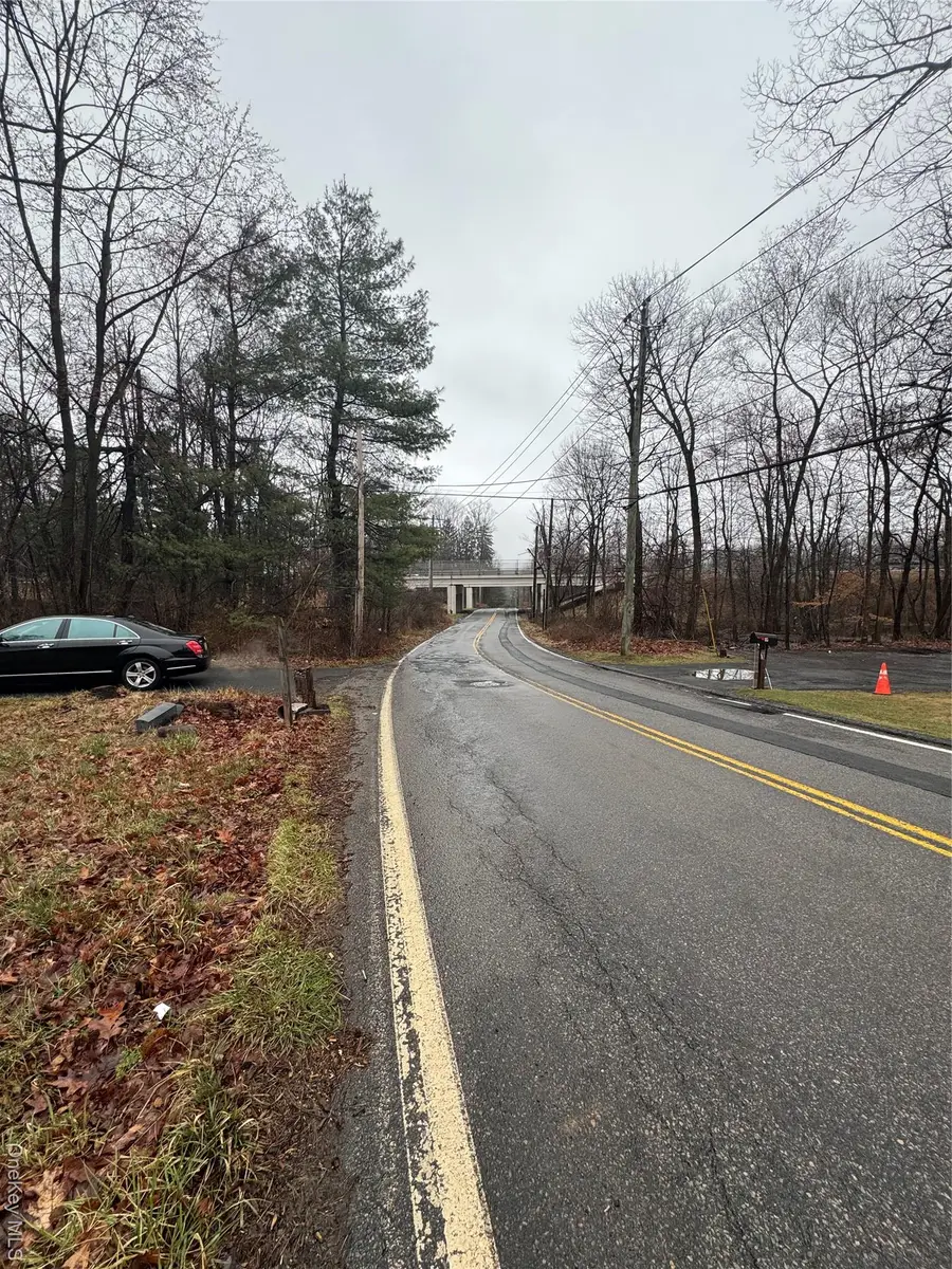 28 Williams Road, Chestnut Ridge, NY 10977 - Image #2