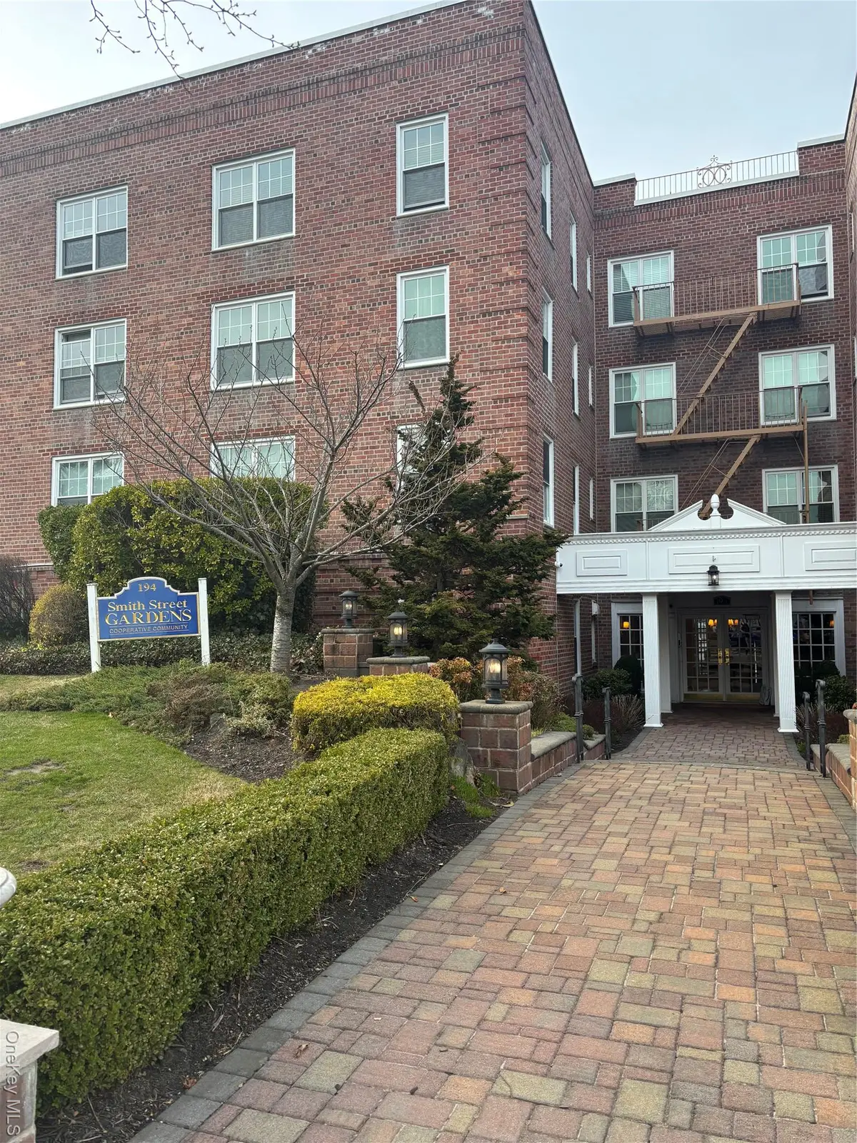 194 Smith Street #3P, Freeport, NY 11520 - Image #1