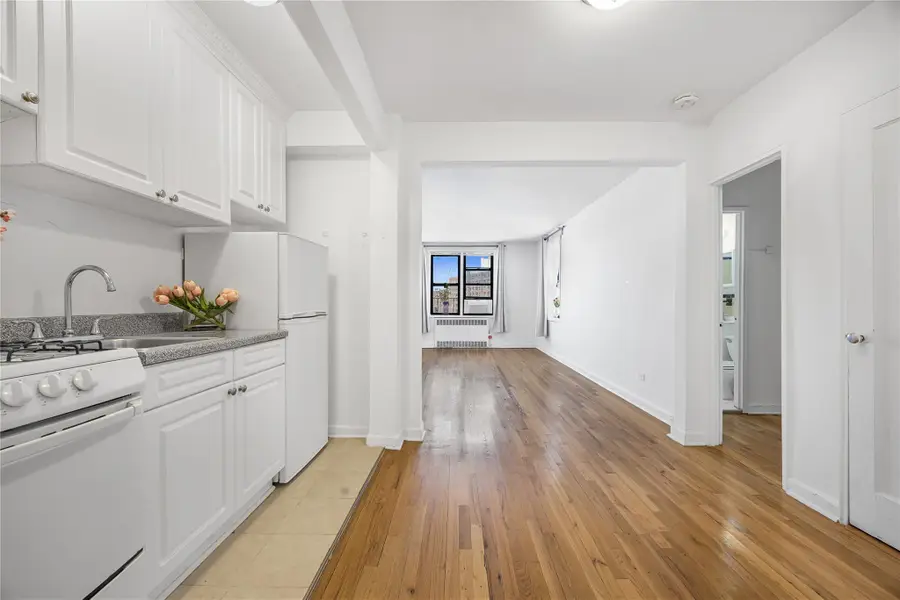 99-63 66 Ave #F7, Rego Park, NY 11374 - Image #3