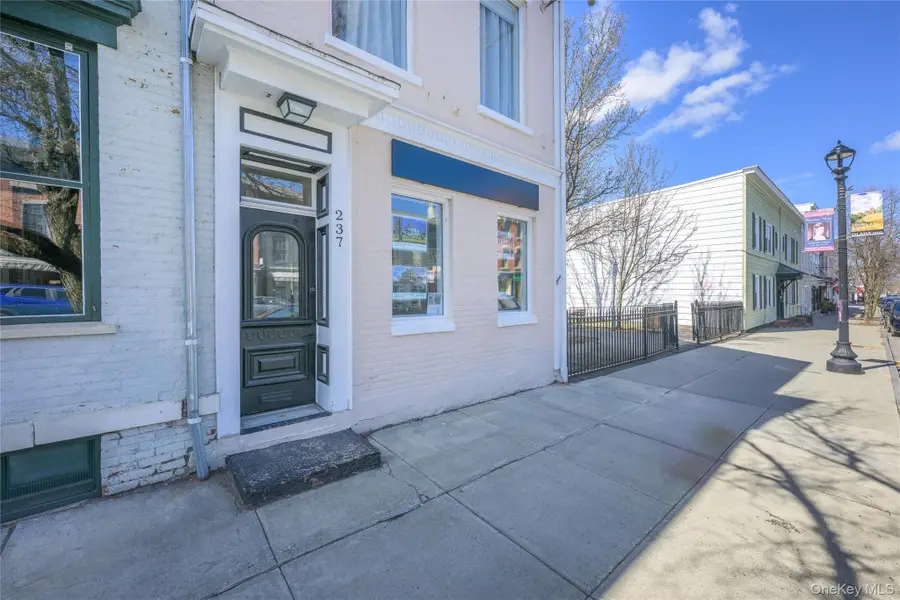 237 Warren Street, Hudson, NY 12534 - Image #3