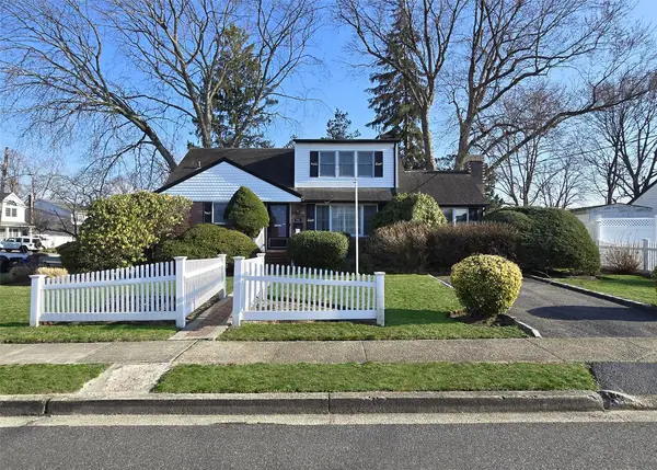 436 15th Street, West Babylon, NY 11704