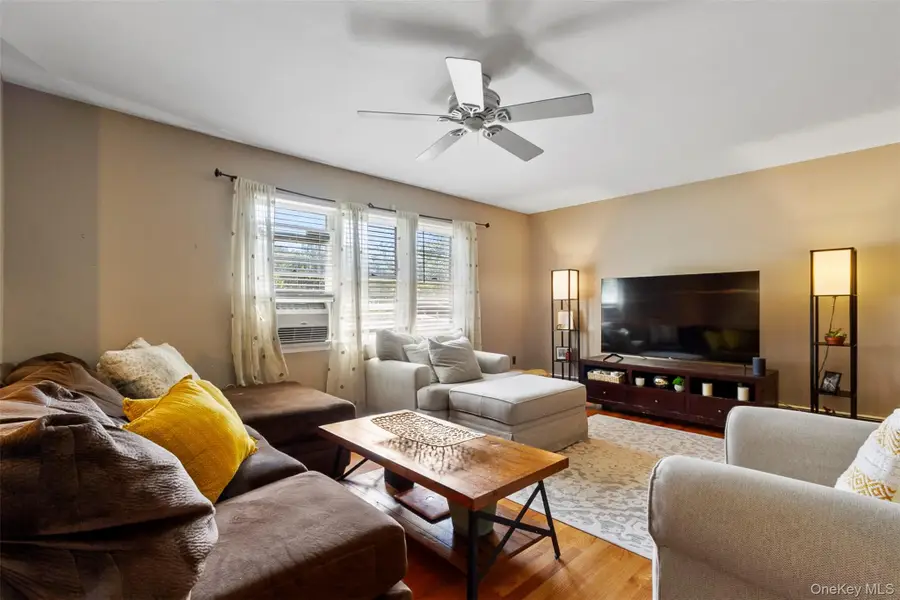 137 Dahlia Drive, Mahopac, NY 10541 - Image #2