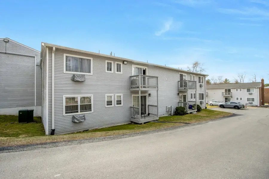 2740 South Road #G11, Poughkeepsie, NY 12601 - Image #2