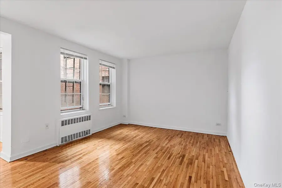 140-18 Burden Crescent #106, Briarwood, NY 11435 - Image #3