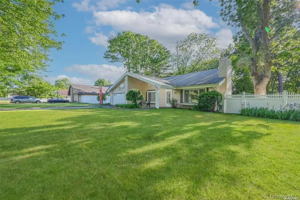 38 Glenmere Lane, Coram, NY 11727 - Image #1