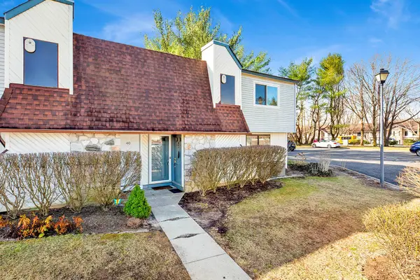 38 Point Circle South #Upper, Coram, NY 11727