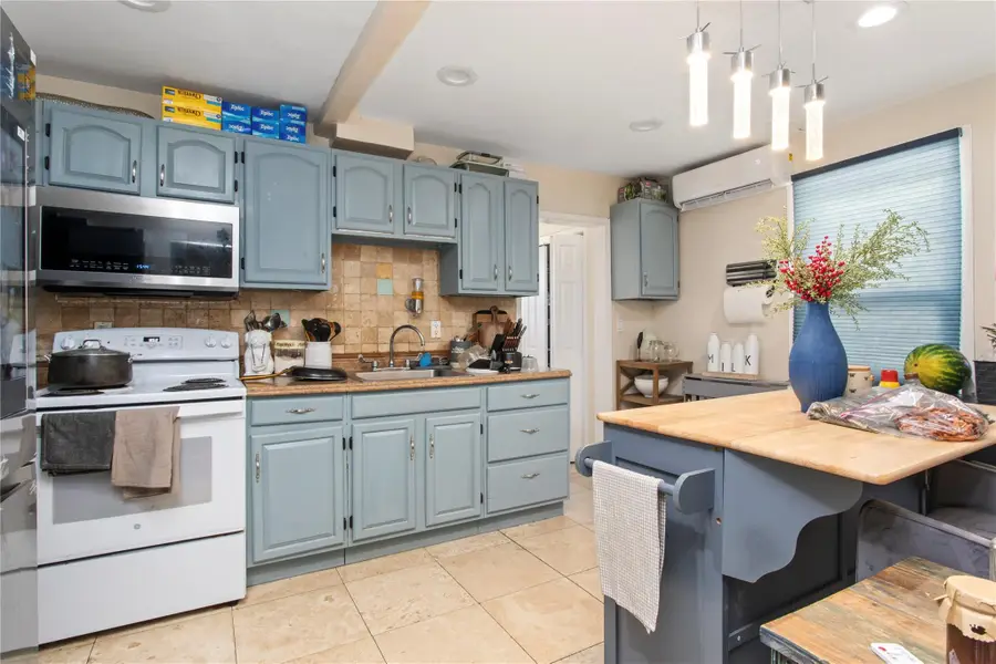 4611 Matilda Avenue, Bronx, NY 10470 - Image #3