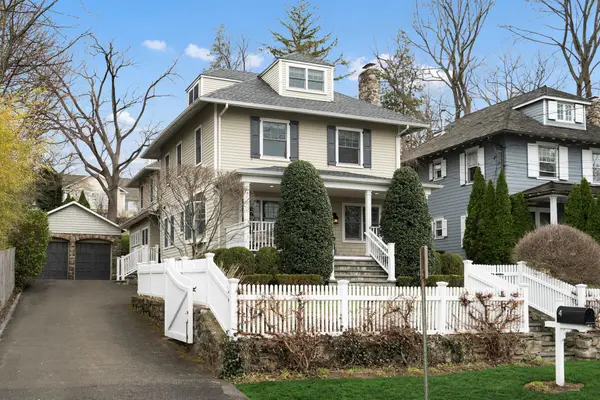 4 Park Avenue, Old Greenwich, CT 06870