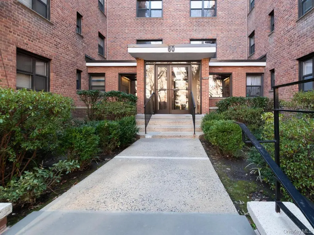 60 White Oak Street #2-H, New Rochelle, NY 10801 - Image #1