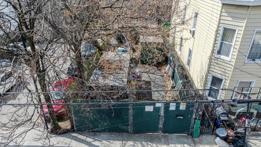 1667 Hunt Avenue, Bronx, NY 10462 - Image #2