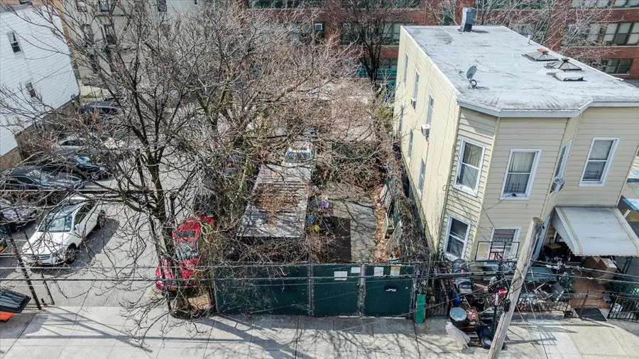 1667 Hunt Avenue, Bronx, NY 10462 - Image #3