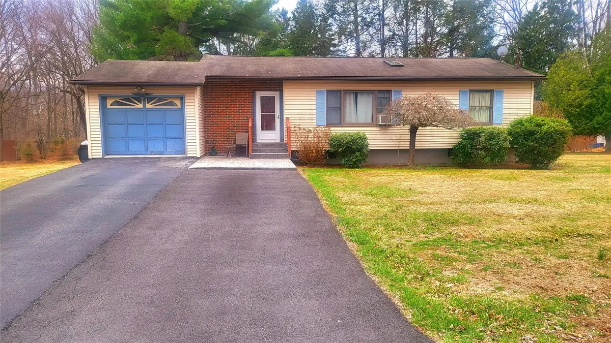 9 Louise Drive, New Windsor, NY 12553 - Image #1