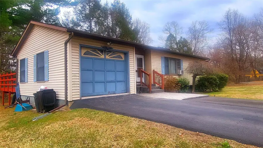 9 Louise Drive, New Windsor, NY 12553 - Image #2