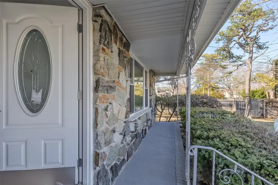 340 Westchester Avenue, West Babylon, NY 11704 - Image #3