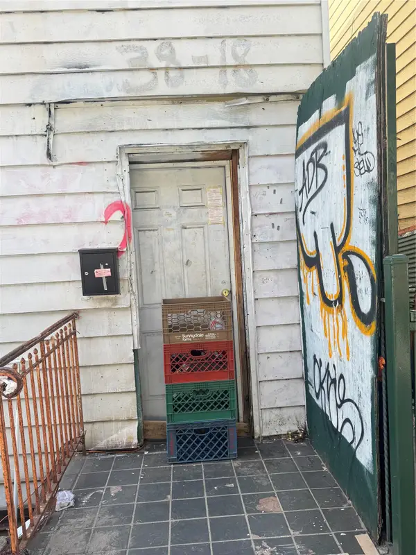 3818 31st Street, Long Island City, NY 11101