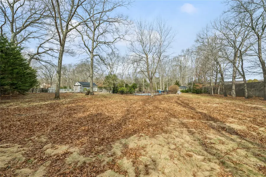 9 Jeanine Court, Dix Hills, NY 11746 - #3