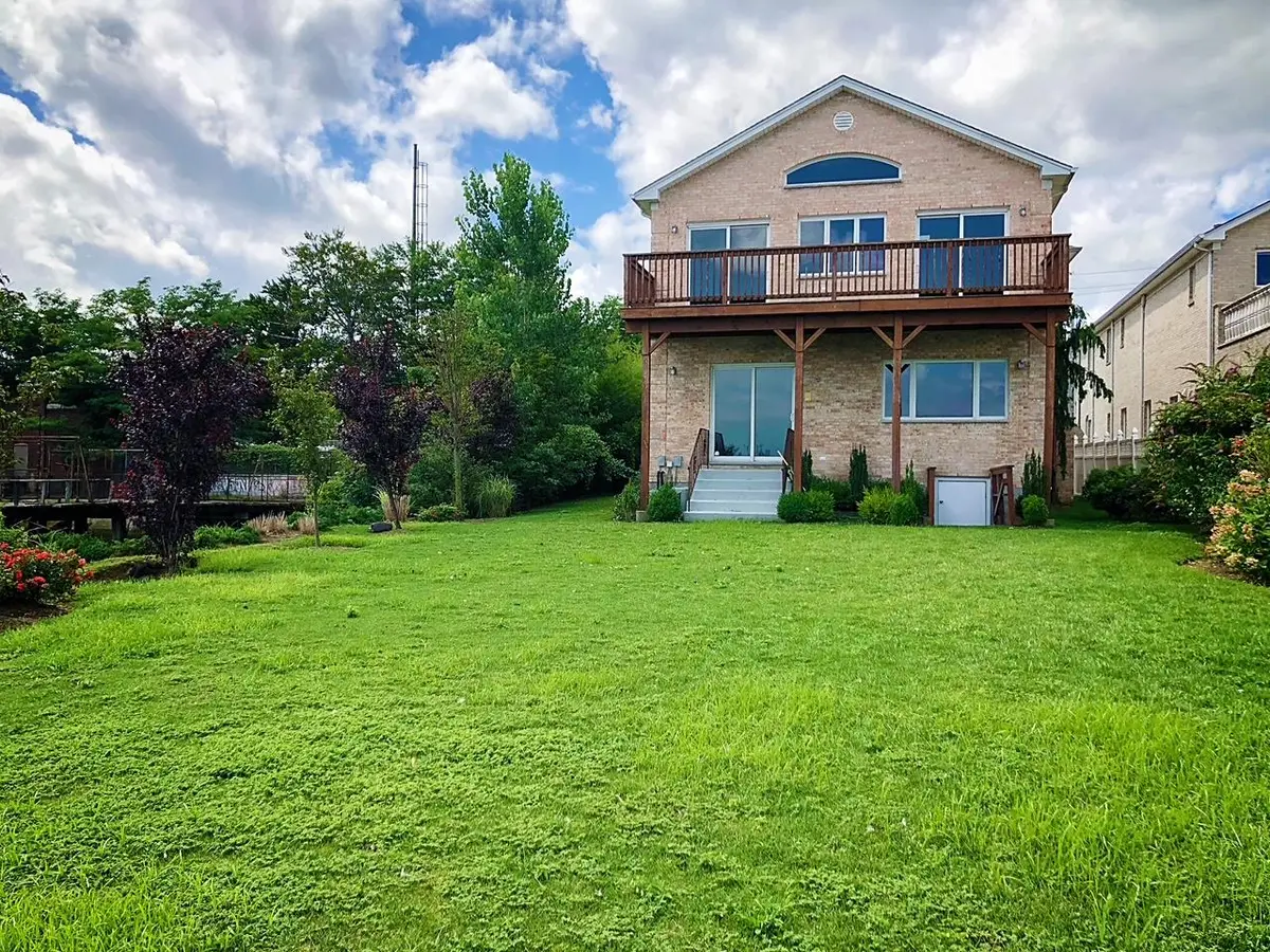 150-129 Powells Cove Boulevard, Whitestone, NY 11357 - Image #1