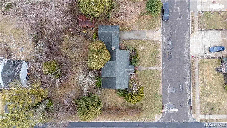 74 Floral Avenue, Bethpage, NY 11714 - Image #3