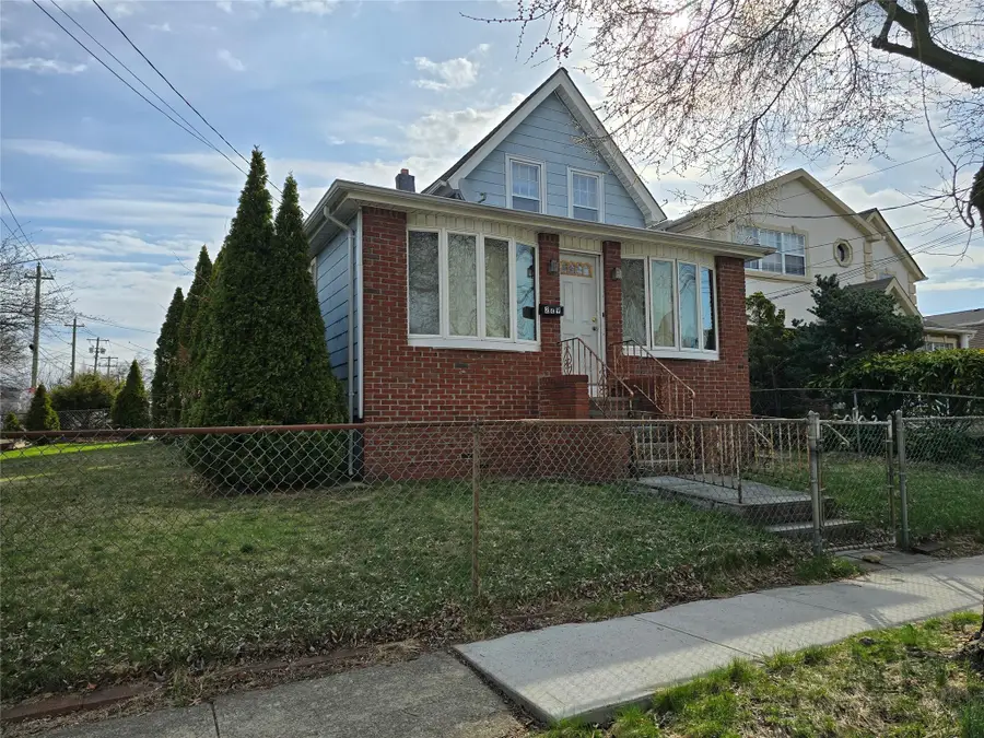 229 Rushmore Avenue, Carle Place, NY 11514 - Image #2