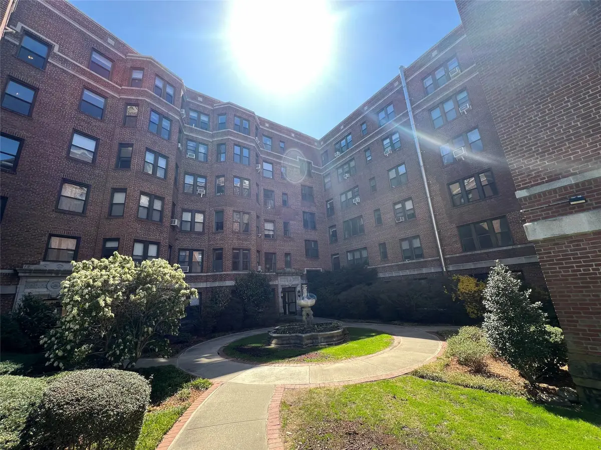 11 Alden Road #5H, Larchmont, NY 10538 - Image #1