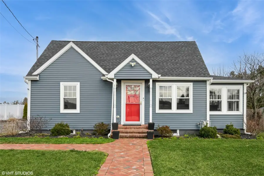 4100 Youngs Avenue, Southold, NY 11971 - Image #2