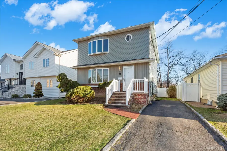 254 N Richmond Avenue, Massapequa, NY 11758 - Image #2