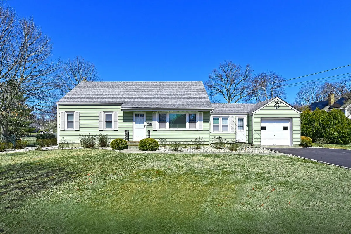 9 Fern Place, Greenlawn, NY 11740 - #1