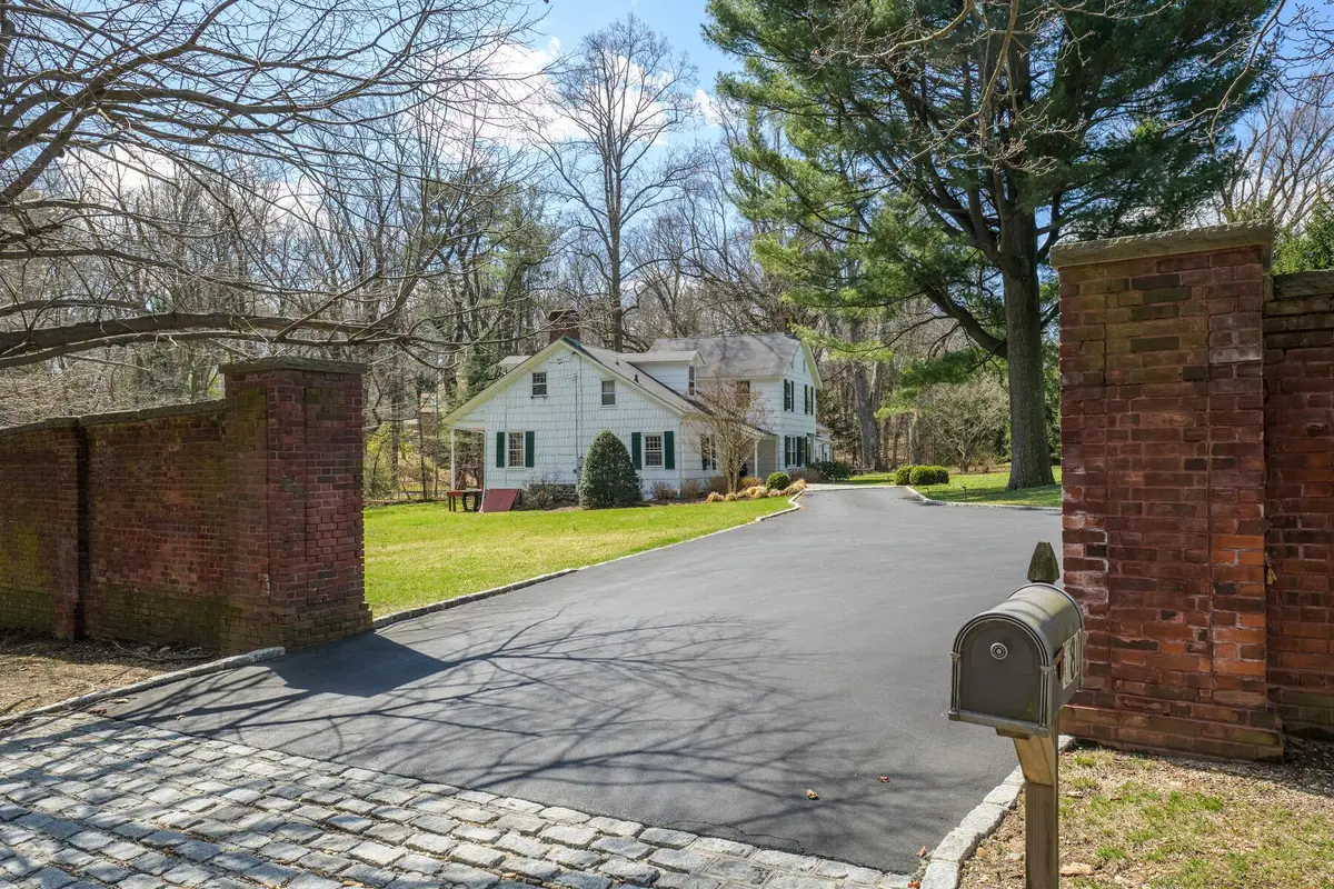 180 Post Road, Old Westbury, NY 11568 - Image #1