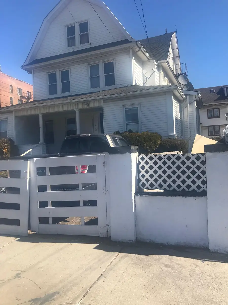 622 Bay 32nd Street, Far Rockaway, NY 11691 - Image #2