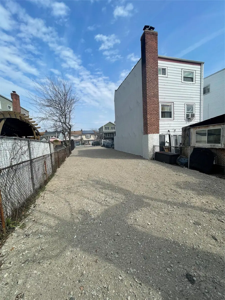 457 Beach 64th Street, Arverne, NY 11692 - Image #3