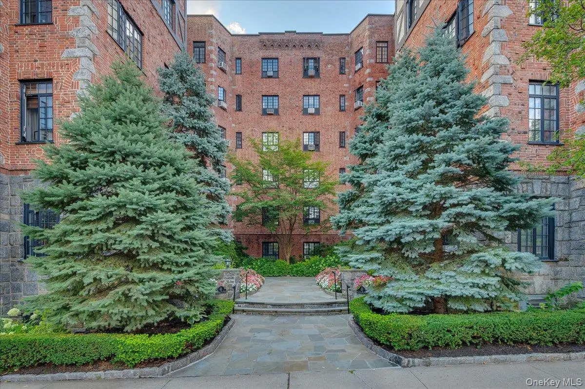 45 Pondfield Road W #4C, Bronxville, NY 10708 - Image #1