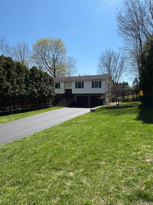 8 Cartwright Road, Stony Point, NY 10980