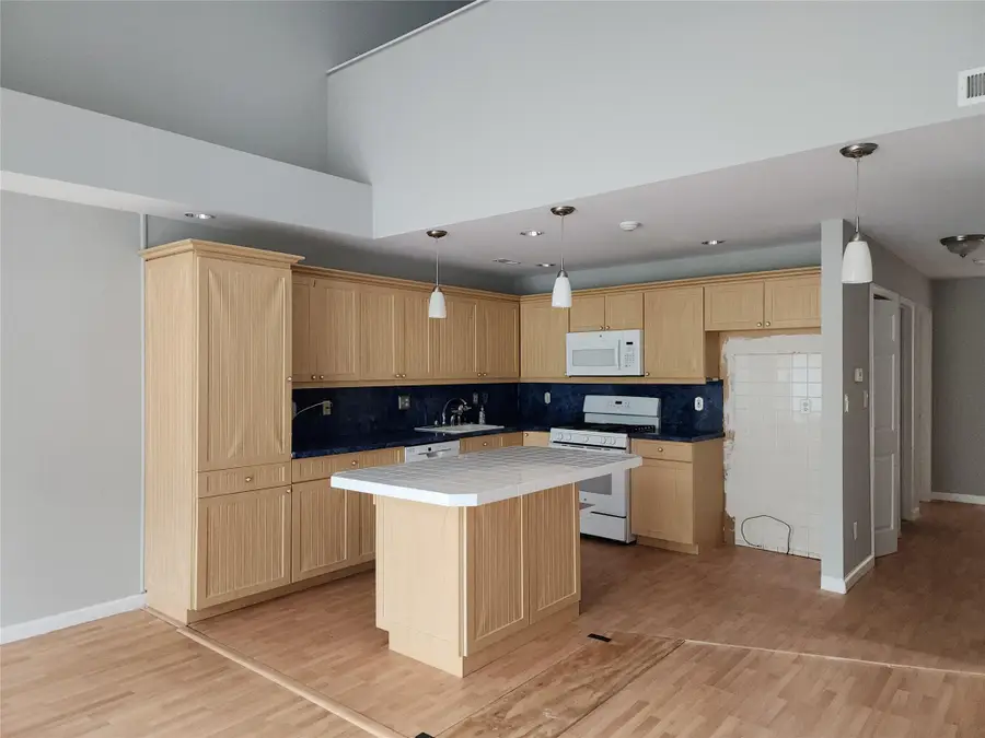 288 Ranch Circle, Manorville, NY 11949 - Image #2