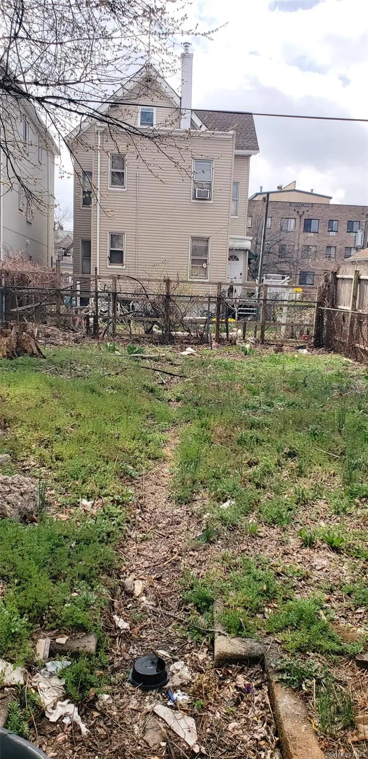 748 E 223rd Street, Bronx, NY 10466 - Image #3