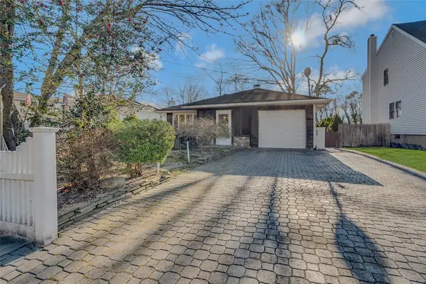 283 W End Avenue, Shirley, NY 11967