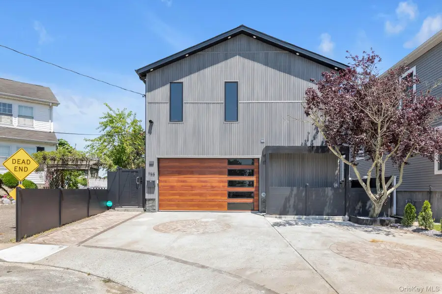 1166 Hastings Circle, Baldwin Harbor, NY 11510 - Image #2