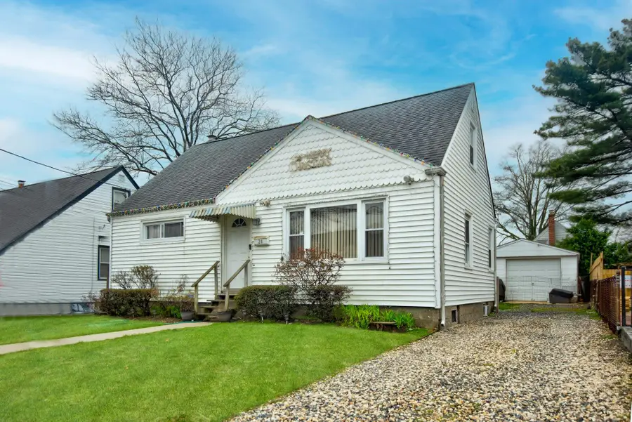 24 Gilroy Avenue, Uniondale, NY 11553 - Image #2