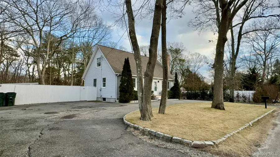 4 N Westbury Road, Hampton Bays, NY 11946 - Image #3