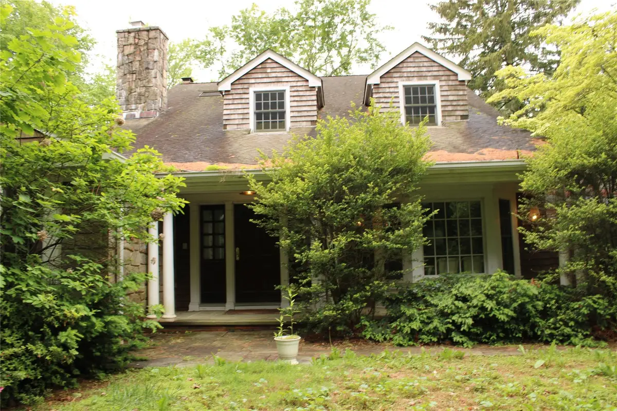 7 Locust Lane, Glen Head, NY 11545 - Image #1