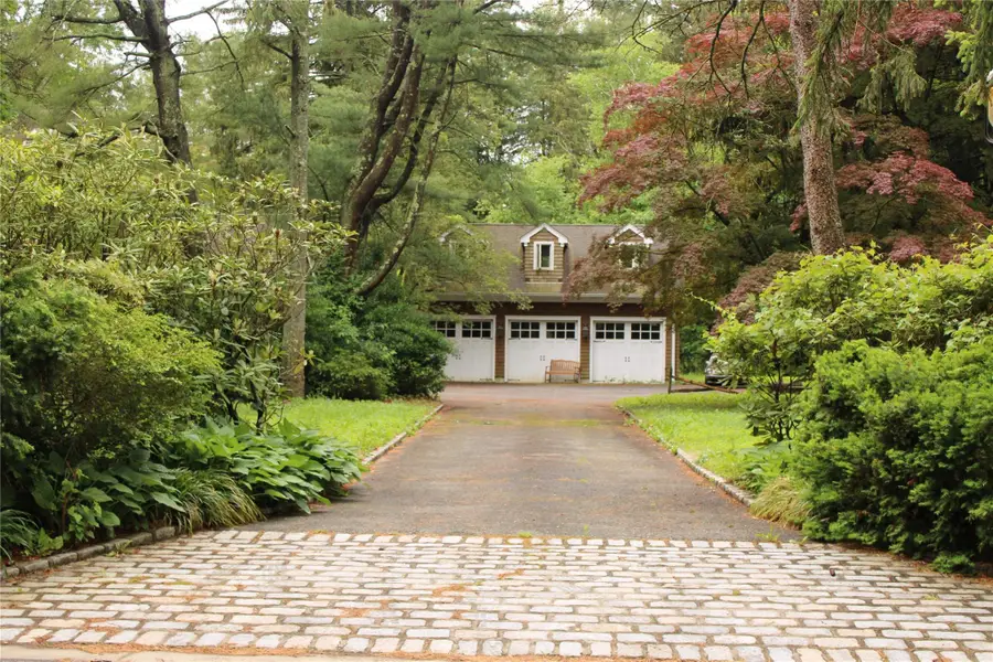 7 Locust Lane, Glen Head, NY 11545 - Image #2