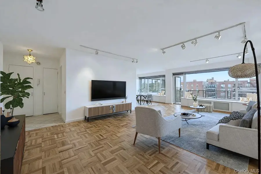 166-25 Powells Cove Boulevard #7E, Beechhurst, NY 11357 - Image #3