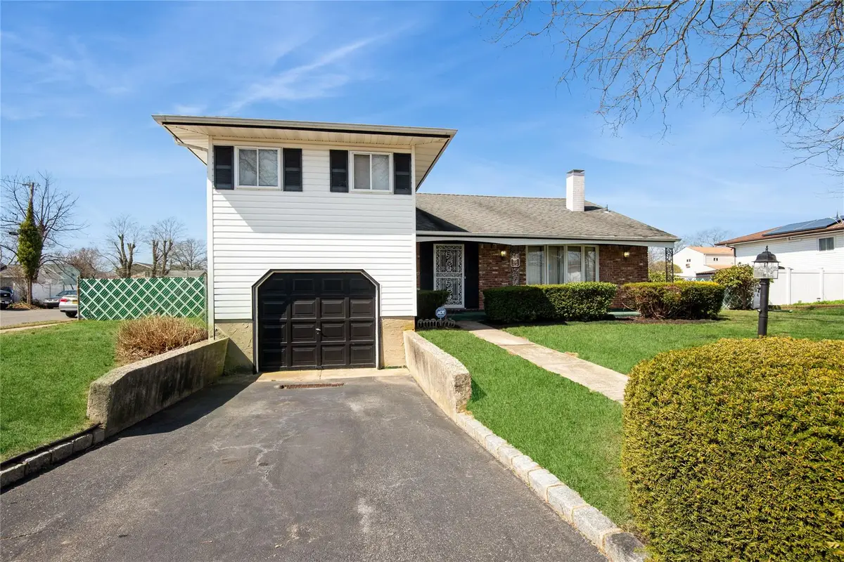 256 Leaf Avenue, Central Islip, NY 11722 - Image #1