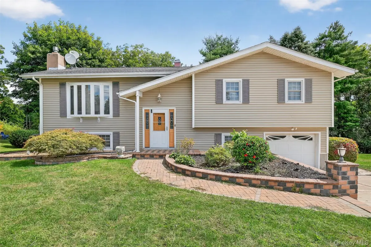 6 North Drive, Poughkeepsie, NY 12603 - Image #1